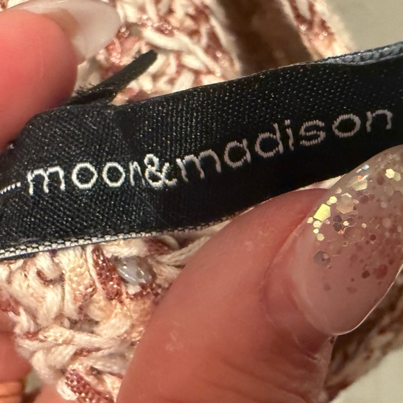 Moon & Madison Crochet Knit Pink Women's Tank Top Size Large - Picture 3 of 4